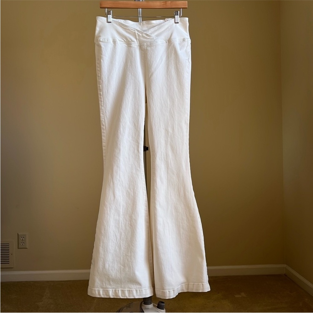 We The Free by Free People - Pull on Jeans - Venice Beach Crossover Flare - 29